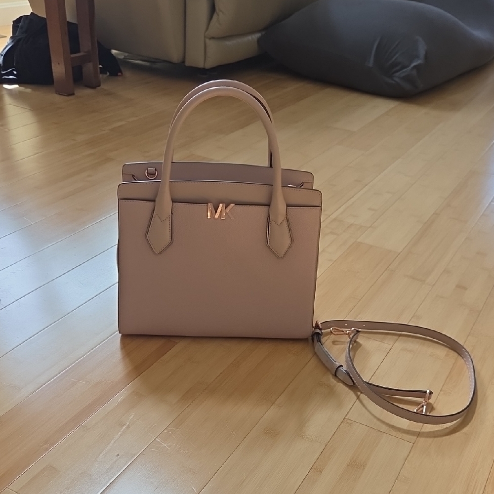 Elegant Tan Handbag